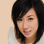 香港歌手泳兒出席廣州奧園廣場國際時(shí)裝發(fā)布會(huì)