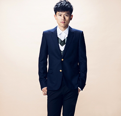 張杰、青春美少女、張陽陽出席新疆烏魯木齊圣誕演唱會