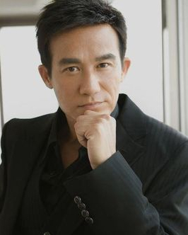 李子雄擔(dān)任圣亞軒門(mén)業(yè)形象大使