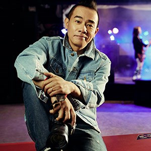 陳小春、韓國(guó)男團(tuán)助陣溢涌堂周年盛典