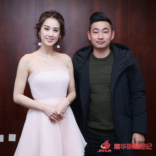 黃圣依與經(jīng)紀人李志