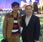 經(jīng)濟學(xué)家趙曉與經(jīng)紀(jì)人李志合影